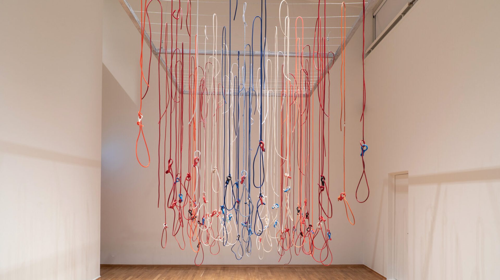 Máret Ánne Sara, "Snared" (2018), Installation: Used lassos, used lasso rings made of horn and plastic