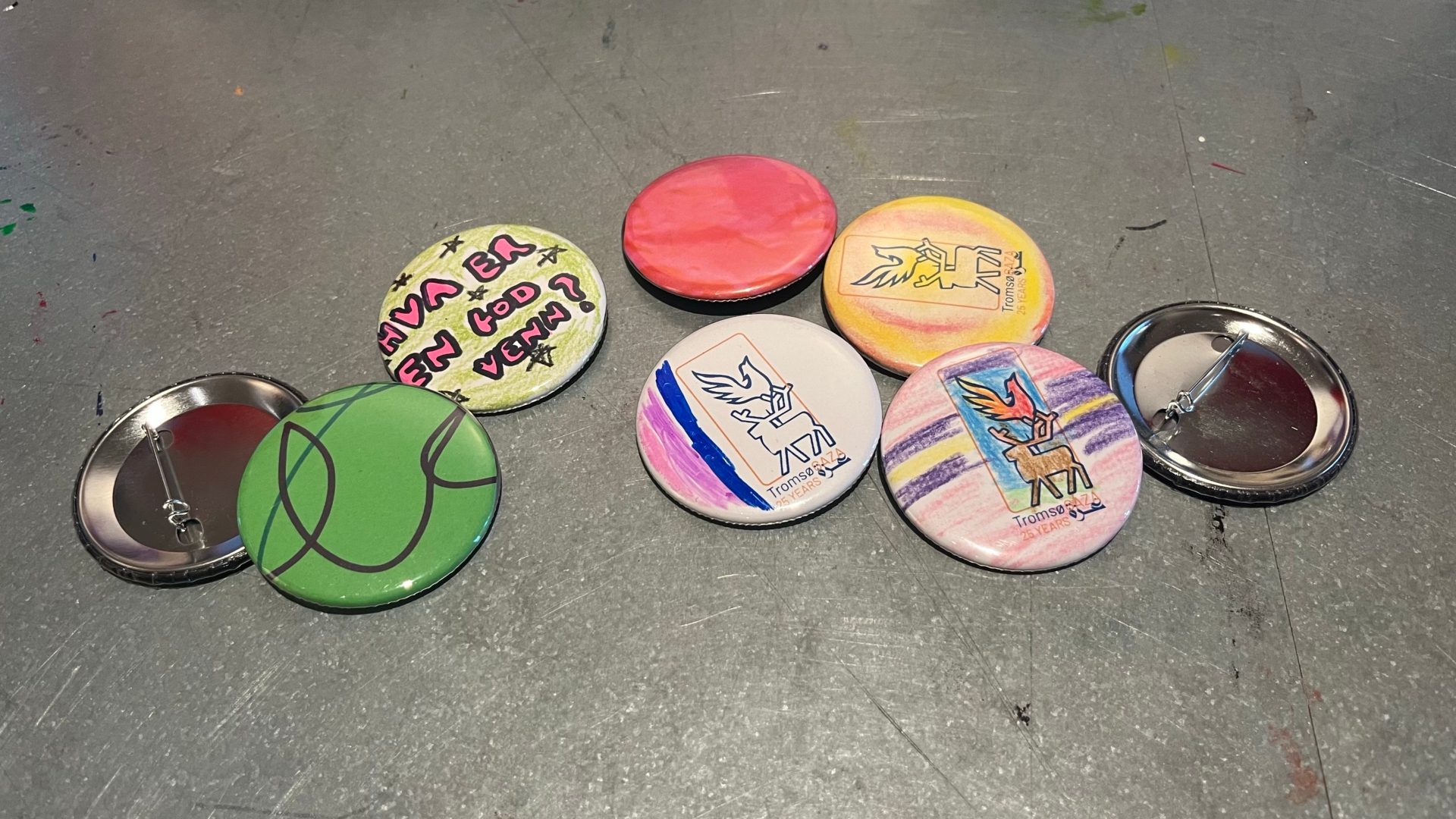Kreativt verksted: Vennskapsbuttons