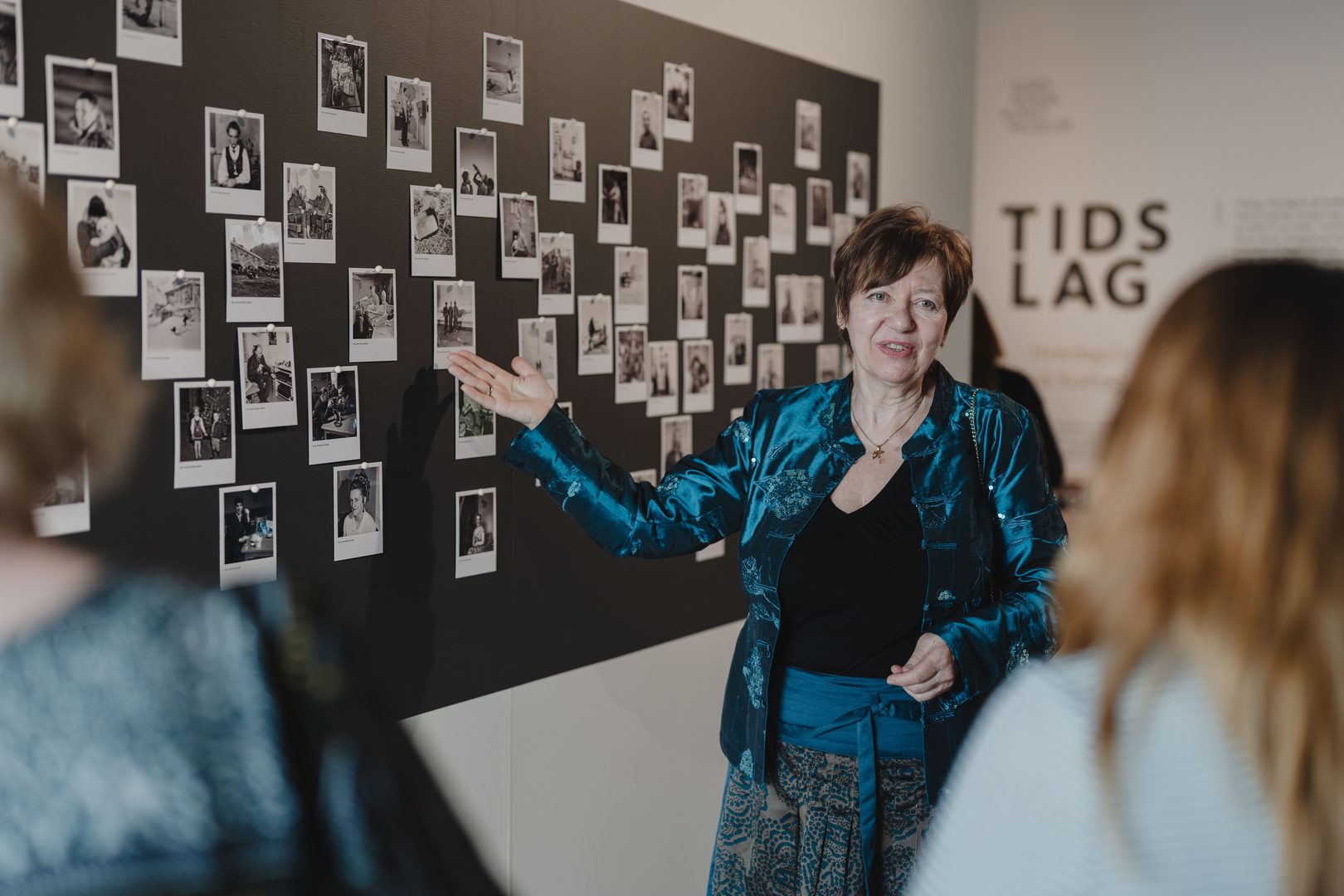 Eva Grøndal på «Tidslag – Hverdagsliv på Svalbard»-utstillingen